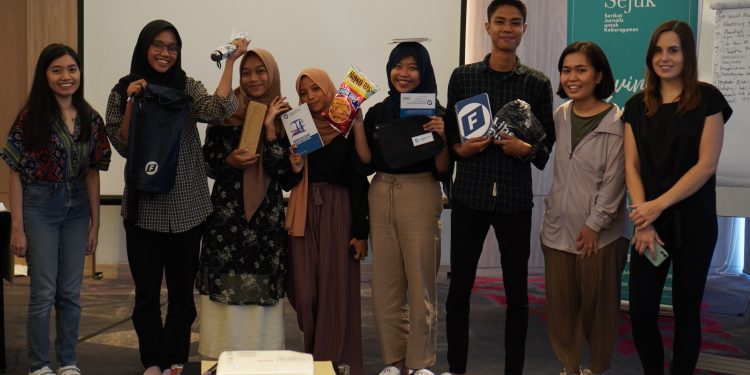 Menangkal Politisasi Identitas Kelompok Minoritas Menjelang Pemilu 2024