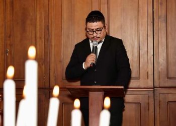 Yahudi Indonesia Mengenang Korban Holocaust Bersama para Pemimpin Agama