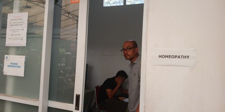 Pengobatan Homeopati dan Tabligh Ahmadiyah: Safari Masjid Mubarak Bandung