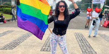 Tersingkir dari Keluarga, Tempat Kerja, hingga Pemakamannya: Nasib Transpuan di Indonesia